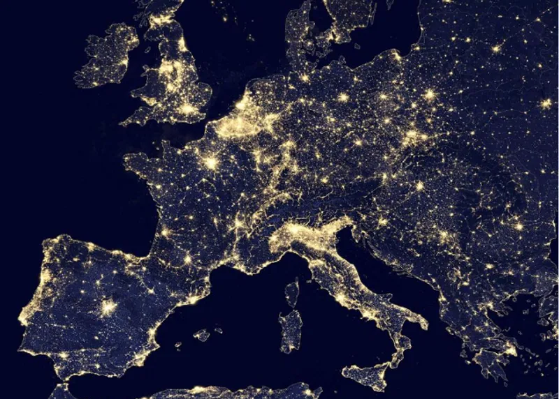 Europa dal satellite di notte